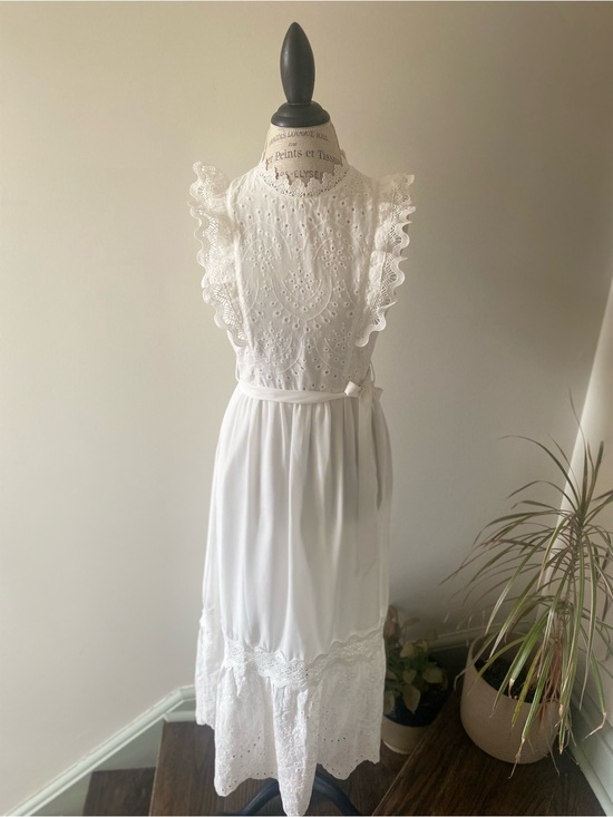 Source Unknown Dresses & Skirts - Vintage inspired Cottagecore White Eyelet / Lace Maxi Dress with Ruffle Sleeves